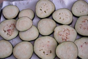 Vinete pane cu urda si ardei gras