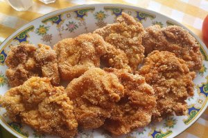 Reteta de snitel crispy, din pulpa de porc, in pesmet