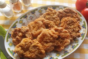 Reteta de snitel crispy, din pulpa de porc, in pesmet