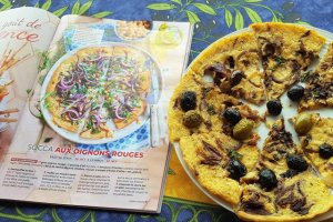 Reteta de tarta cu faina de naut, ceapa si masline/Socca