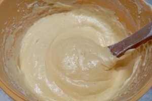 Reteta de prajitura cu mere, nuci caramelizate si mascarpone