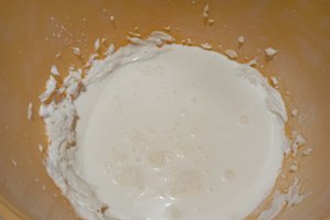 Reteta de prajitura cu mere, nuci caramelizate si mascarpone