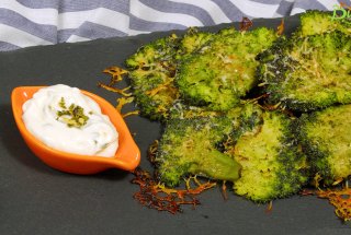 Reteta de broccoli crocant cu parmezan la cuptor