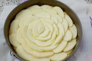 Prajitura cu banane si mere - Un desert rapid si aromat