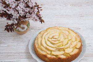 Prajitura cu banane si mere - Un desert rapid si aromat