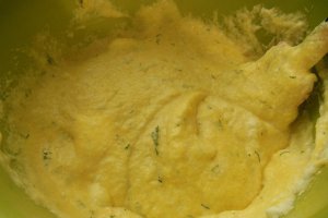Tort sarat cu mazare si crema de branza, un aperitiv festiv si gustos
