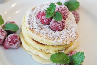 Clatite pufoase - reteta de pancakes americane