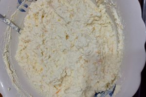 Branzoaice calde si pufoase, o reteta pe gustul pofticiosilor