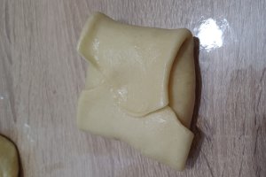 Branzoaice calde si pufoase, o reteta pe gustul pofticiosilor
