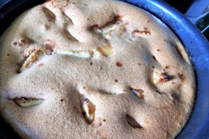 Tarta rasturnata cu mere si alune - reteta low carb si fara zahar