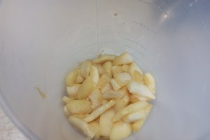 Prajitura cu mere si mascarpone, un desert cremos si aromat