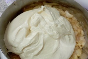 Prajitura cu mere si mascarpone, un desert cremos si aromat