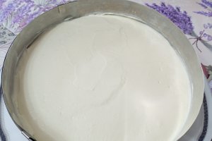 Prajitura cu mere si mascarpone, un desert cremos si aromat