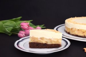 Prajitura cu mere si mascarpone, un desert cremos si aromat