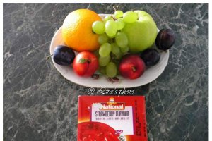 Fructe in gelatina