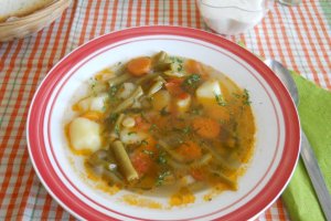 Ciorba cu fasole pastai, reteta gustoasa de post