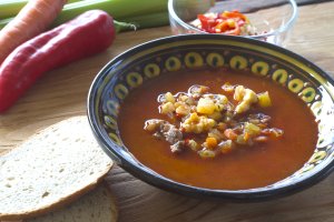 Gulyásleves -Supa gulas ungureasca reteta nr. 16 din Top Best Soups in the World