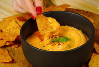 Cremă de brânză picantă - Rețeta ideală pentru aperitive sau gustări