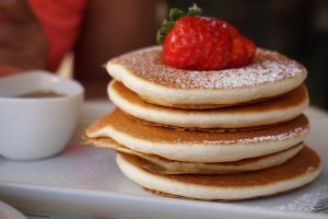 Reteta de pancakes - Clatite americane pufoase