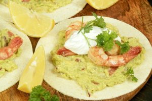 Tacos cu guacamole și creveți - Gustarea rapidă și delicioasă