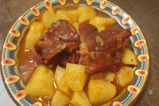 Mancarica de cartofi cu coada afumata de porc - Reteta savuroasa si usor de preparat