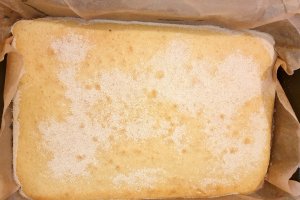 Plăcintă turnată cu gutui - Rețeta gustoasă și ușoară