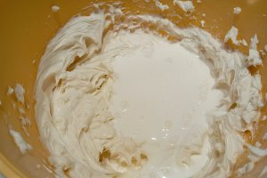Tort cu afine și zmeura - Un desert delicios și racoritor