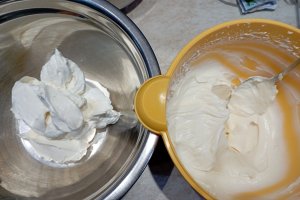 Tort cu afine și zmeura - Un desert delicios și racoritor