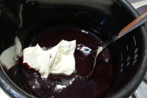 Tort cu afine și zmeura - Un desert delicios și racoritor