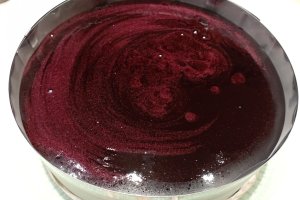 Tort cu afine și zmeura - Un desert delicios și racoritor