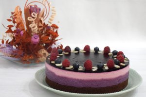 Tort cu afine și zmeura - Un desert delicios și racoritor