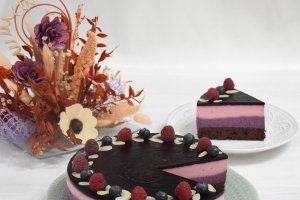 Tort cu afine și zmeura - Un desert delicios și racoritor