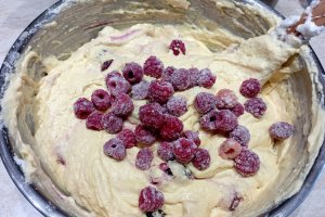 Prajitura cu branza, mure si afine - Desert fructat delicios