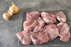 Tocana de porc cu sos si amestec de ciuperci - Reteta gustoasa si satioasa