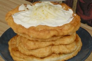 Rețeta de langoși pufoși - Irezistibil de gustoși