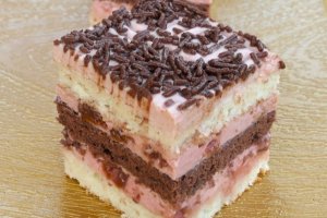 Prajitura cu zmeura - Deliciu fin si aromat