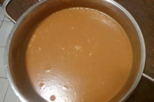 Prajitura cu foi de napolitane si crema de biscuiti - Gustoasa si spornica