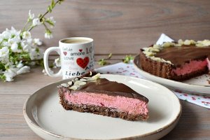 Tarta cu zmeura si ciocolata - Reteta delicioasa de post