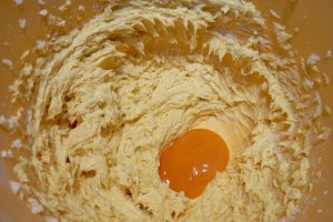 Prajitura cu dovleac, mure si ciocolata - Desert aromat si pufos