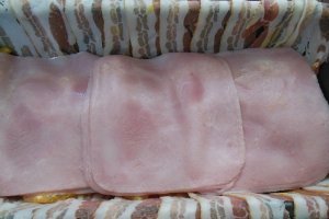 Chec cu pui si cascaval in bacon - Reteta usoara pentru un aperitiv gustos