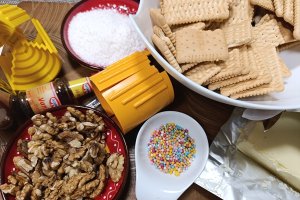 Brăduți dulci cu biscuiți și nucă - Desertul delicios perfect pentru sarbatori