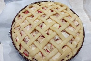 Tarta cu mere, nuca si suc de portocale - Reteta gustoasa si aromata