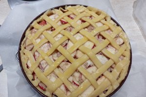 Tarta cu mere, nuca si suc de portocale - Reteta gustoasa si aromata