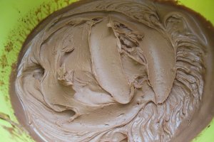 Tort cu crema de portocale, ciocolata si ananas - Deliciu aromat pentru ocazii speciale