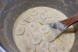 Prajitura cu mere, afine, banana si nuci - Reteta rapida si delicioasa