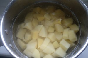 Plăcinte ardelenești cu cartofi și brânză de burduf, grozav de gustoase
