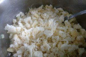 Plăcinte ardelenești cu cartofi și brânză de burduf, grozav de gustoase
