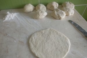 Plăcinte ardelenești cu cartofi și brânză de burduf, grozav de gustoase