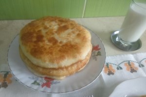 Plăcinte ardelenești cu cartofi și brânză de burduf, grozav de gustoase