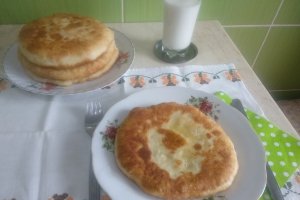 Plăcinte ardelenești cu cartofi și brânză de burduf, grozav de gustoase